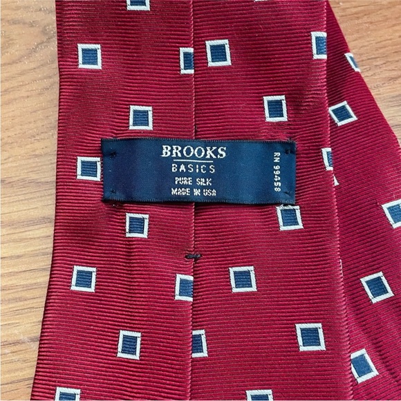 Brooks Brothers Squares Silk Tie - Picture 3 of 3